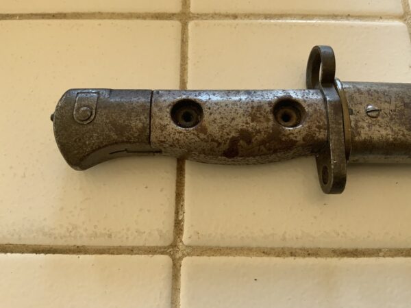 British bayonet and scabbard - Image 2
