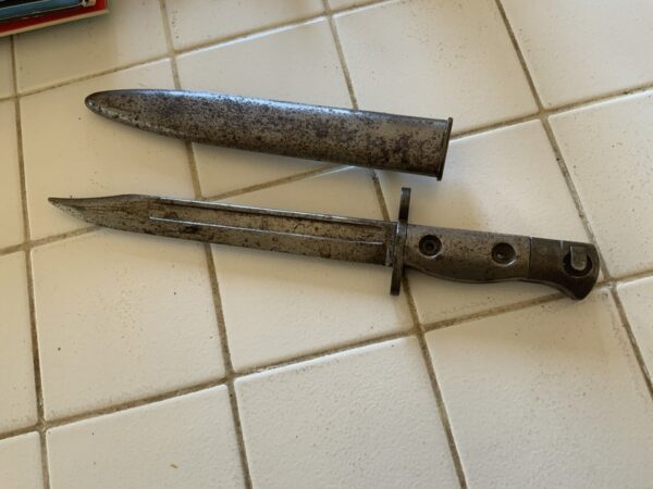 British bayonet and scabbard Military & War Antiques 6