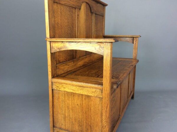 Arts & Crafts Oak Settle c1900's