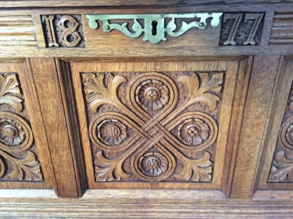 Gothic Revival / Arts & Crafts Oak Settle by Gillows - Image 3
