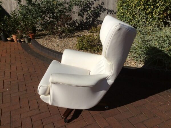 Mid Century Leather G Plan 62 Chair - Image 3