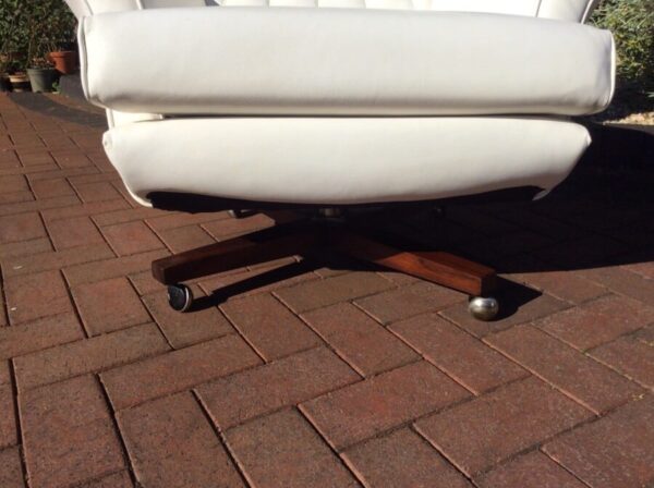 Mid Century Leather G Plan 62 Chair - Image 6
