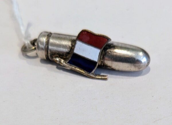 Sweetheart pendant