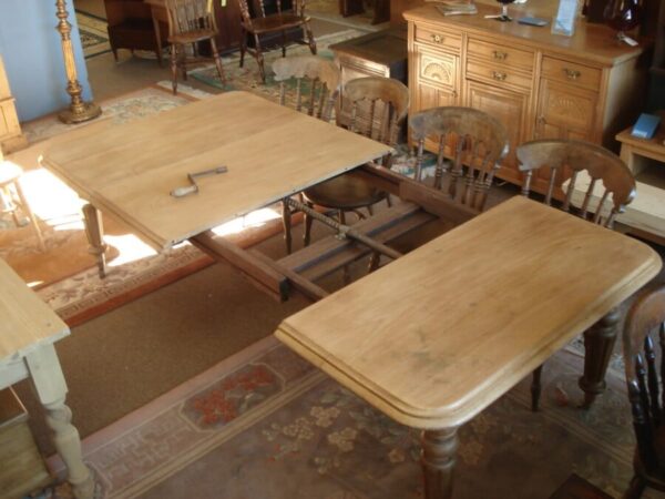19th Century Extending Dining Table. Antique Furniture 3