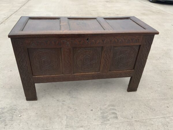 Coffer in oak and superbly carved front, circa 1740’s