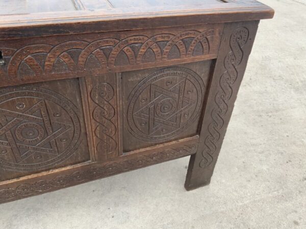 Coffer in oak and superbly carved front, circa 1740’s - Image 4