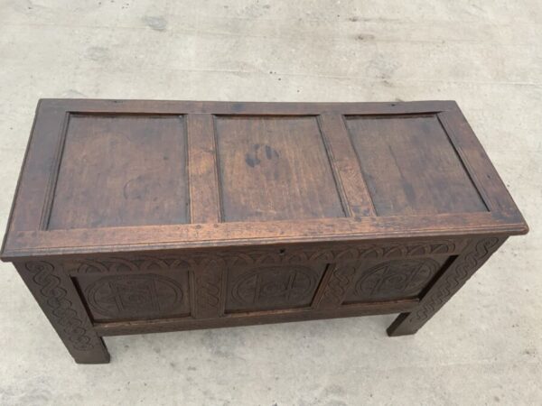 Coffer in oak and superbly carved front, circa 1740’s Antique Furniture 8