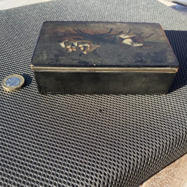 Russian painted tabletops Snuff Box - Image 6