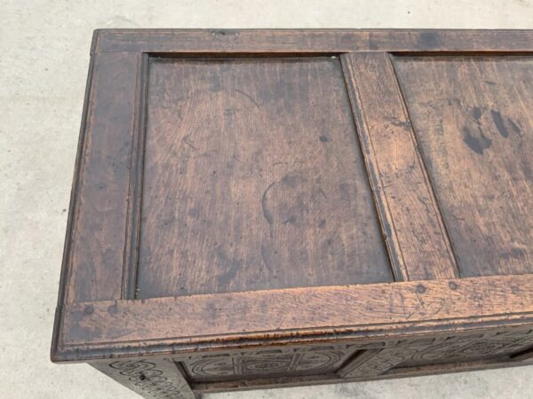 Coffer in oak and superbly carved front, circa 1740’s - Image 7