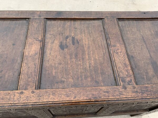 Coffer in oak and superbly carved front, circa 1740’s Antique Furniture 10