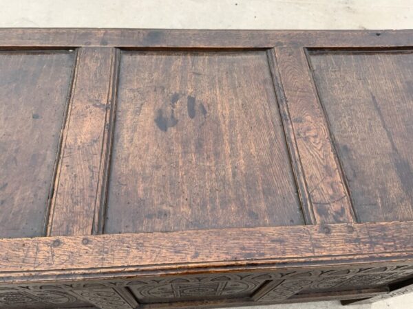Coffer in oak and superbly carved front, circa 1740’s - Image 8