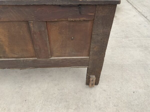 Coffer in oak and superbly carved front, circa 1740’s Antique Furniture 13