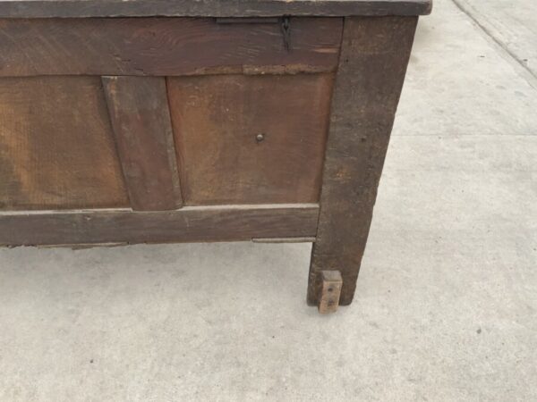 Coffer in oak and superbly carved front, circa 1740’s - Image 11