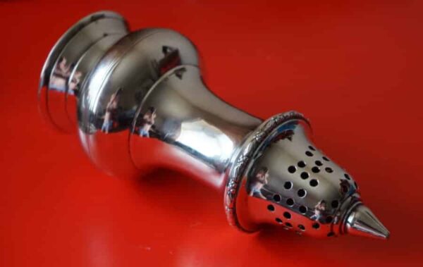 Vintage E P N S Sugar Shaker with original fitted Box, - Image 2