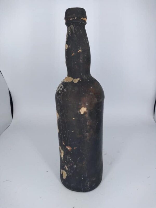Shipwreck Diver Found Old Bottle From The Wreck ‘Heroine’ antique glass bottle Miscellaneous 7