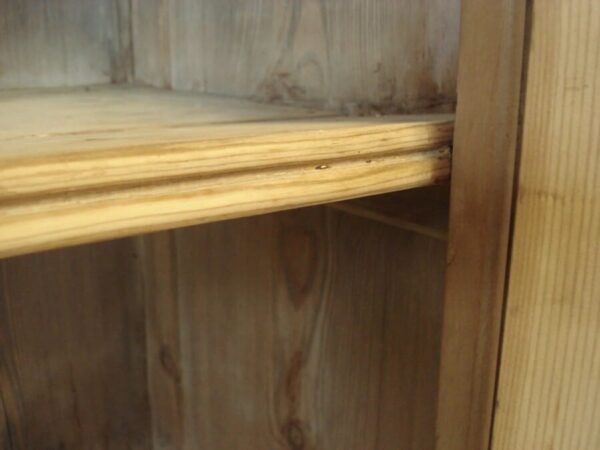 A Magnificent Early 19th Century Pine Four Door cupboard - Image 5