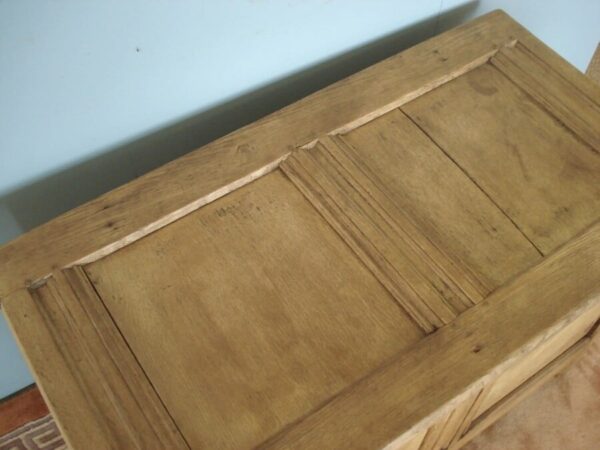 Ancient Oak Coffer Antique Coffers 7