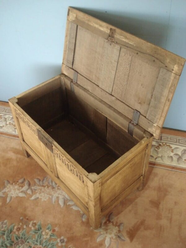 Ancient Oak Coffer Antique Coffers 6