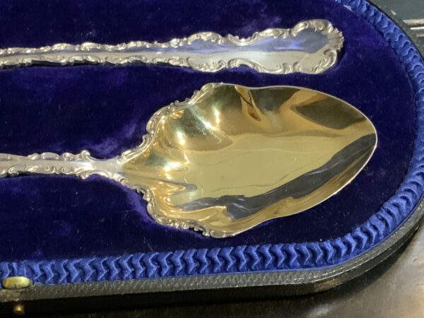 Silver & Gilt Pair of Serving Spoons in their original Case Antique Silver 5