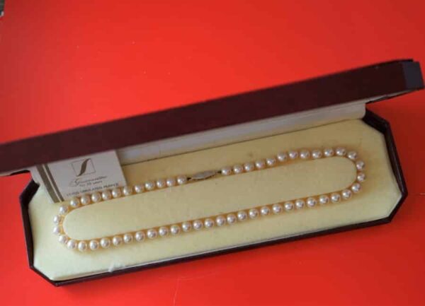 Lotus De Luxe 17" One Size Pearl Necklace - Original Fitted Box - Image 6