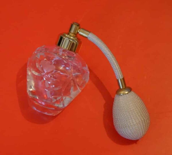 A Vintage Collection of 3 Perfume / Scent Atomisers - Gift / Present - Image 4