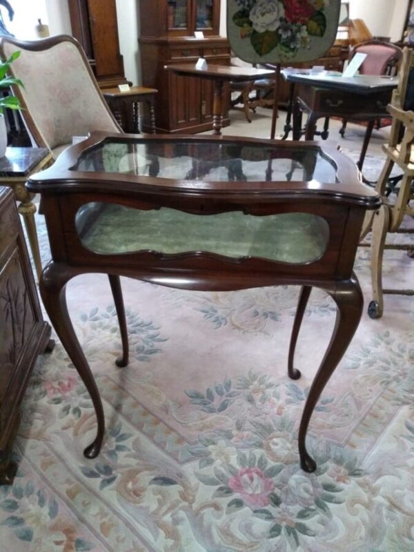 Bijouterie / Display Table