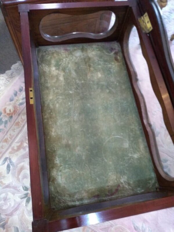 Bijouterie / Display Table - Image 5