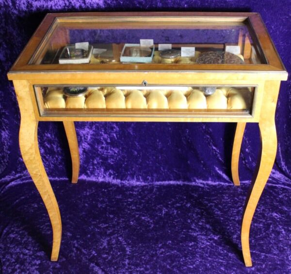 Victorian Walnut Bijouterie Table - Image 11