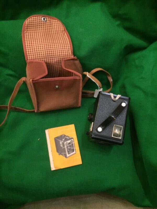 Box Brownie Camera with case and instruction antique camera Antique Collectibles 4