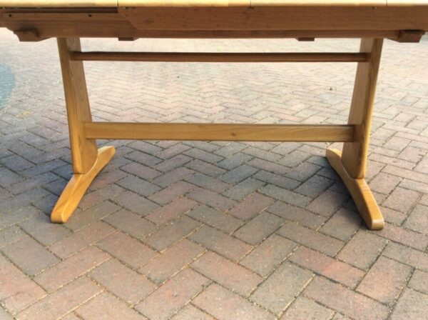 Large Ercol Windsor Extending Dining Table - Image 4
