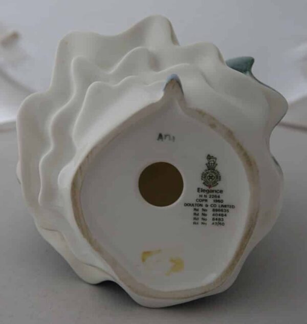 Royal Doulton Figurine Elegance HN2264 - Image 4