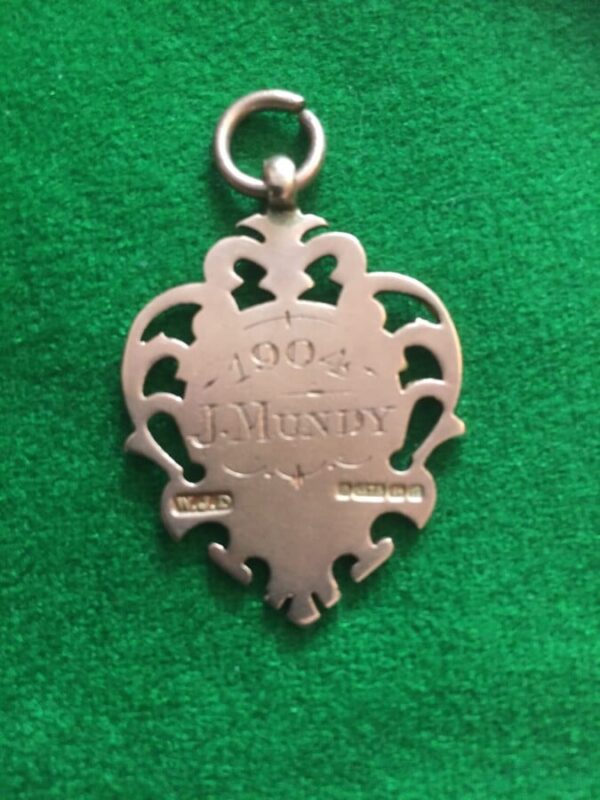 1904 MDT FA football medal 9k gold - Image 5
