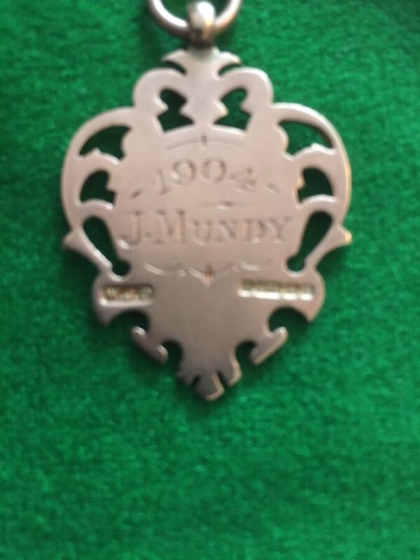 1904 MDT FA football medal 9k gold - Image 6