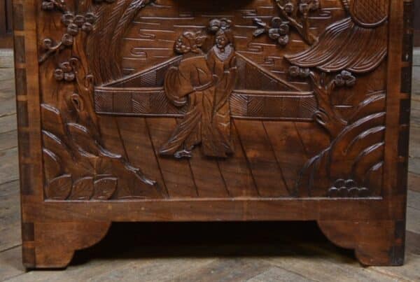 Oriental Camphor Wood Blanket / Storage Box SAI2848 - Image 6