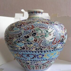 Large stunning Chinese ovoid vase wonderful COLOURFUL enamel 2 dragons china Antique Vases
