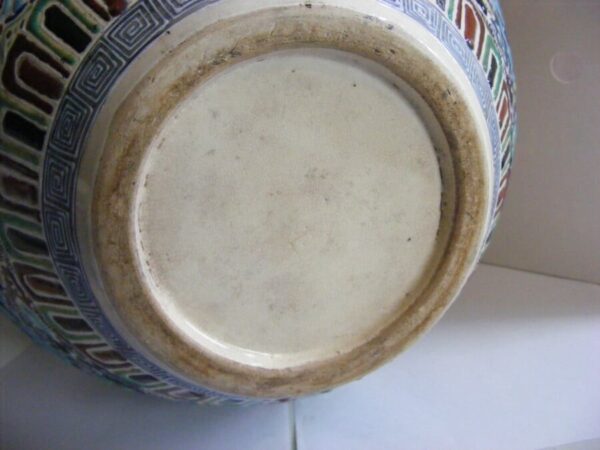 Large stunning Chinese ovoid vase wonderful COLOURFUL enamel 2 dragons - Image 10