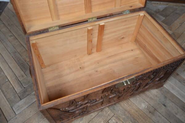 Oriental Camphor Wood Blanket / Storage Box SAI2848 - Image 24