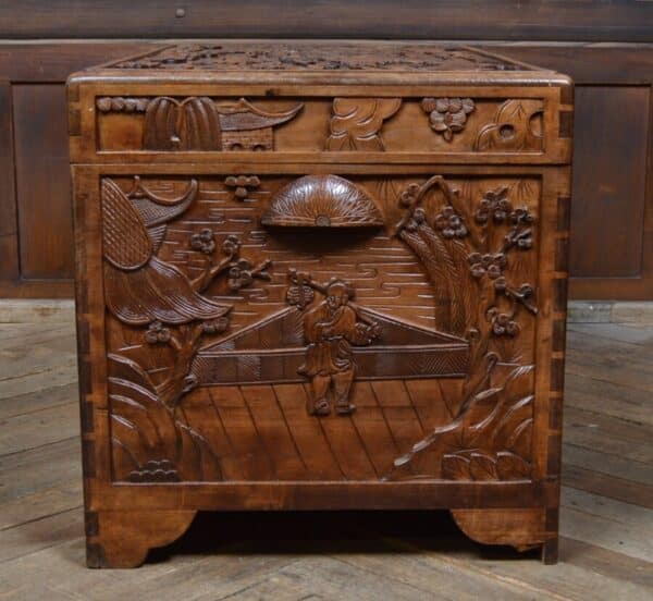 Oriental Camphor Wood Blanket / Storage Box SAI2848 Antique Chests 31