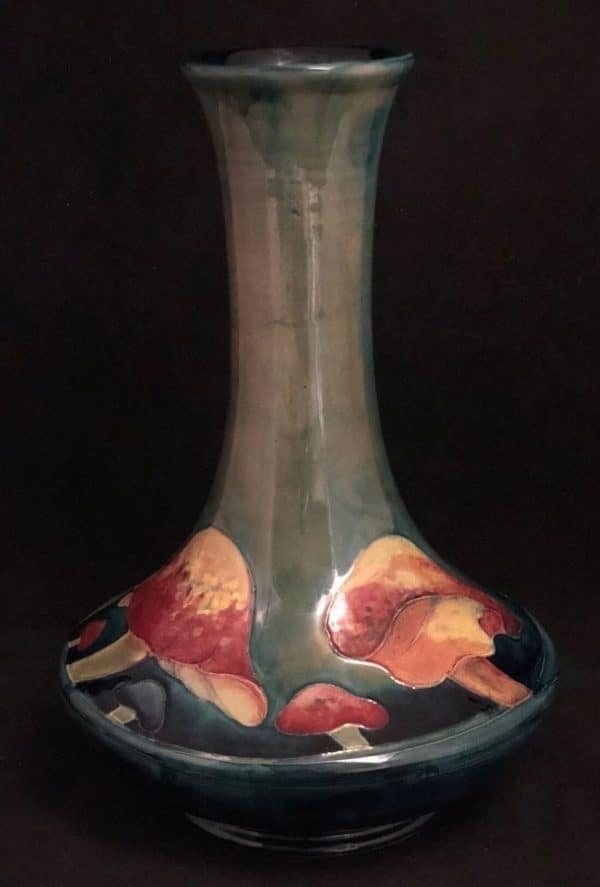 William, Moorcroft, vase