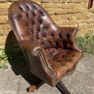 Antique Brown Hillcrest Rotating Leather Desk Chair barrister Miscellaneous