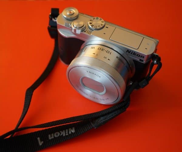 Nikon 1 J5 20.8mp Digital Camera - Black (kit w/ 10-30mm Lens) 2.7x Crop