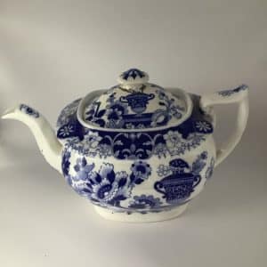 Hilditch Covered Vase Pattern Teapot Circa 1825 Chinoiserie Antique Ceramics