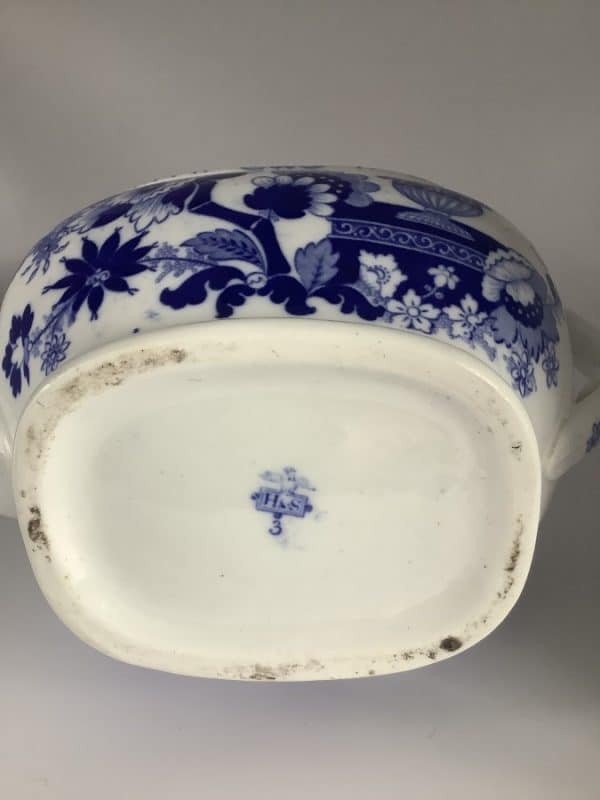 Hilditch Covered Vase Pattern Teapot Circa 1825 - Image 6