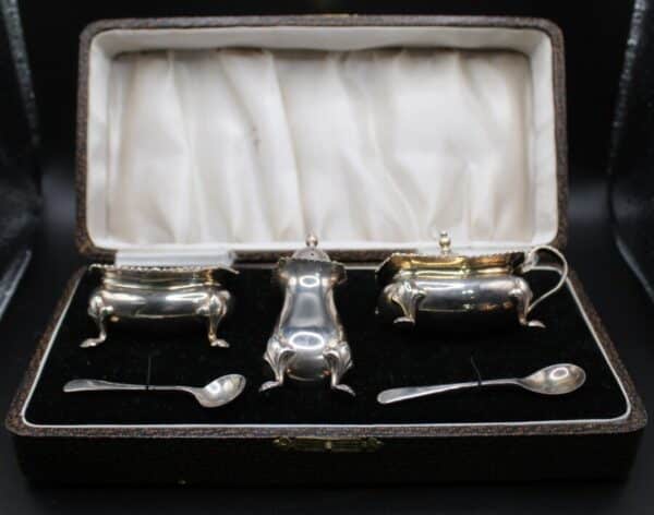 Sterling Silver Boxed Five Piece Cruet Set Antique Silver 3