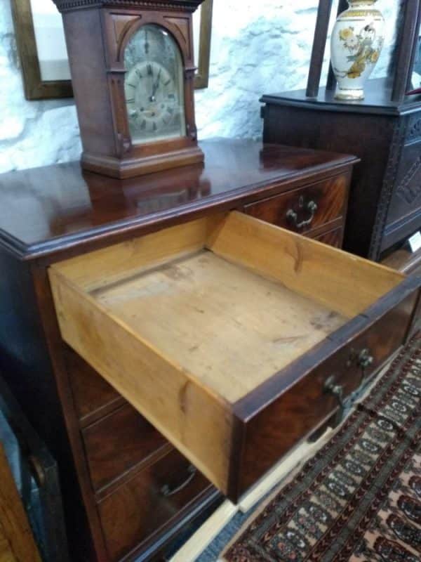 Late 18th Century Mahogany Chest of Drawers - Image 4