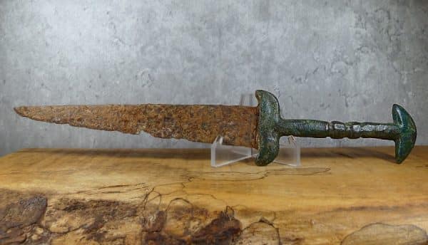 Roman bronze and iron Knife on Column Handle 1st-4th century AD. (Ref: 40745) Antique Collectibles 3