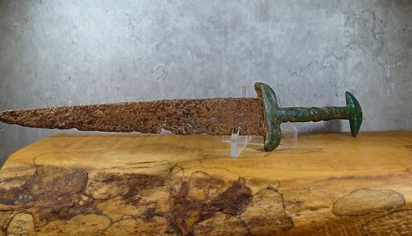 Roman bronze and iron Knife on Column Handle 1st-4th century AD. (Ref: 40745) Antique Collectibles 5