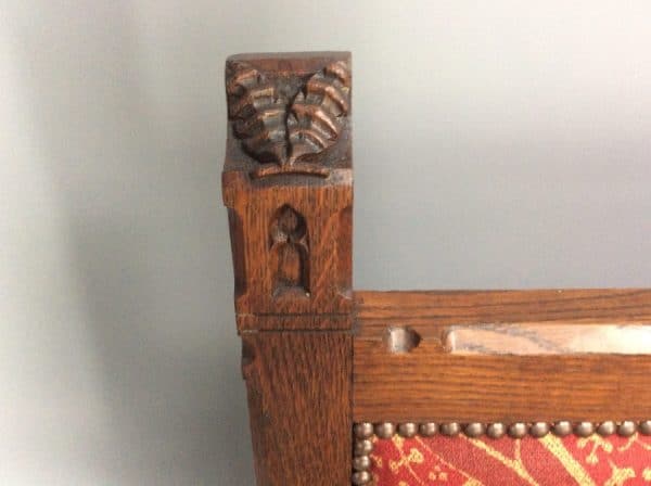 Late 19th Century Gothic Revival Oak Settle c1880 - Image 7