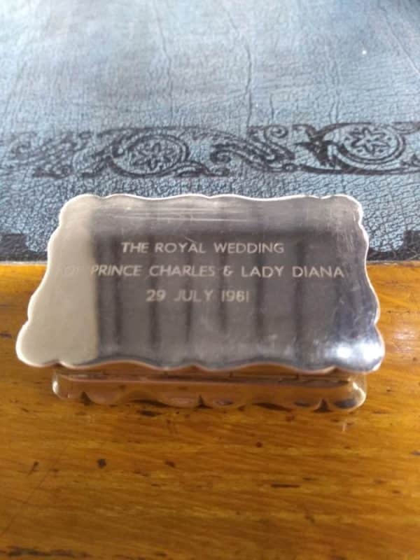 Royal Wedding Presentation Box - Image 2