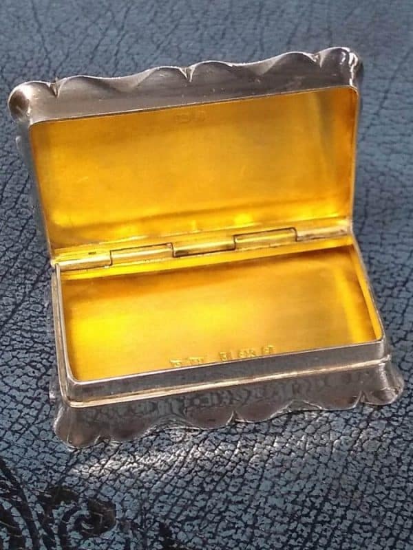 Royal Wedding Presentation Box - Image 8